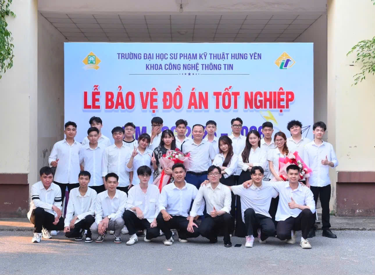 Ảnh kỷ niệm của cả lớp